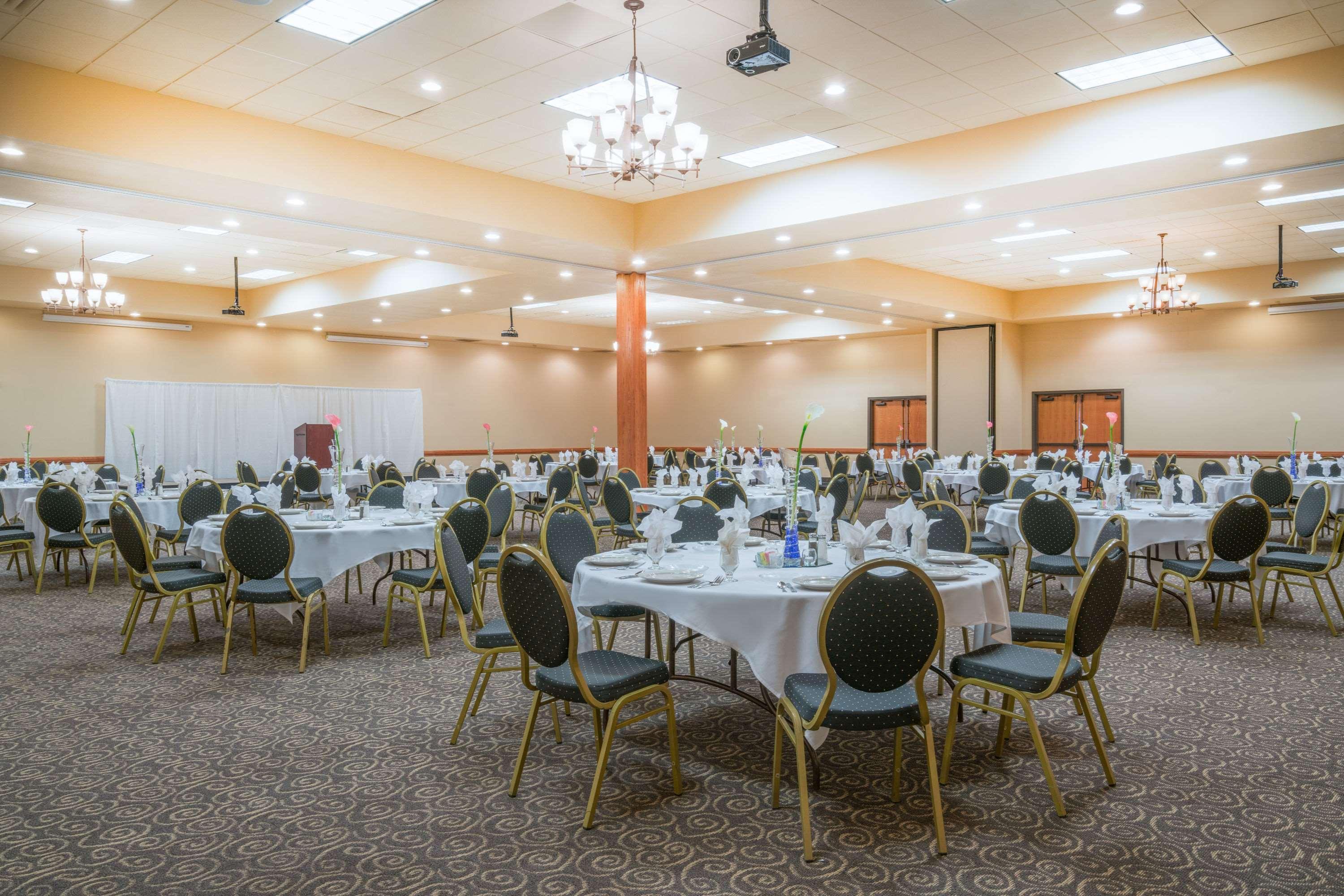 Ramada By Wyndham Des Moines Tropics Resort & Conference Ctr Urbandale Zewnętrze zdjęcie