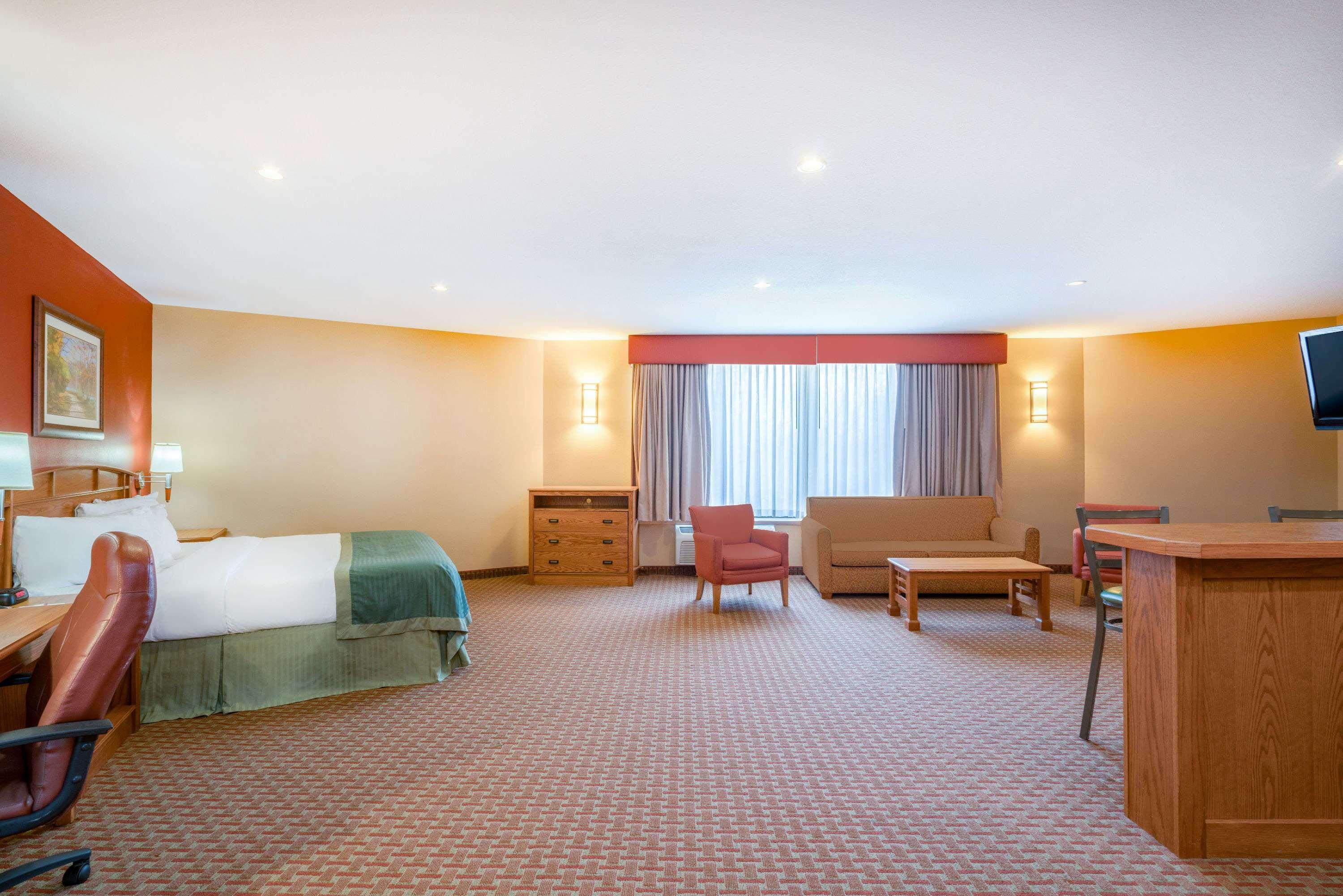 Ramada By Wyndham Des Moines Tropics Resort & Conference Ctr Urbandale Zewnętrze zdjęcie