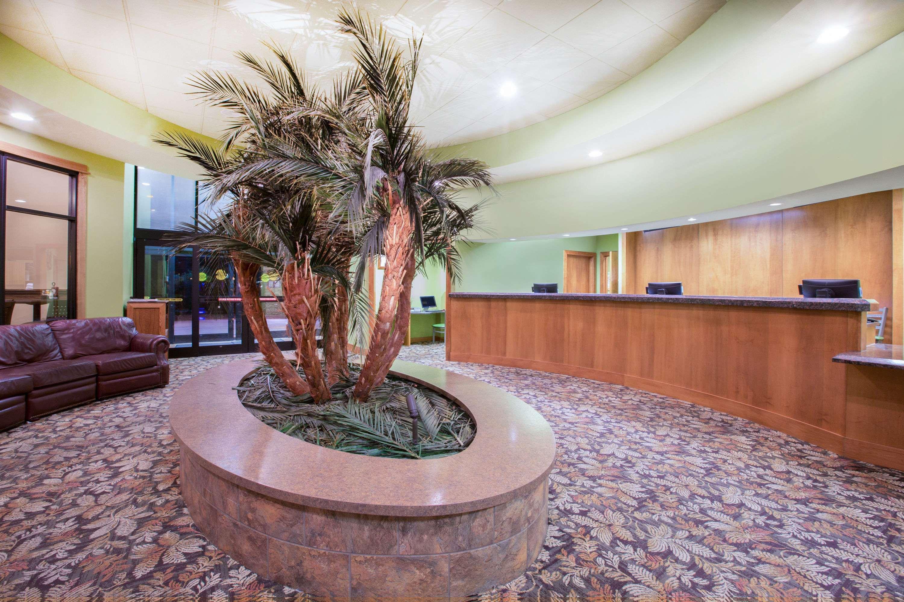 Ramada By Wyndham Des Moines Tropics Resort & Conference Ctr Urbandale Zewnętrze zdjęcie