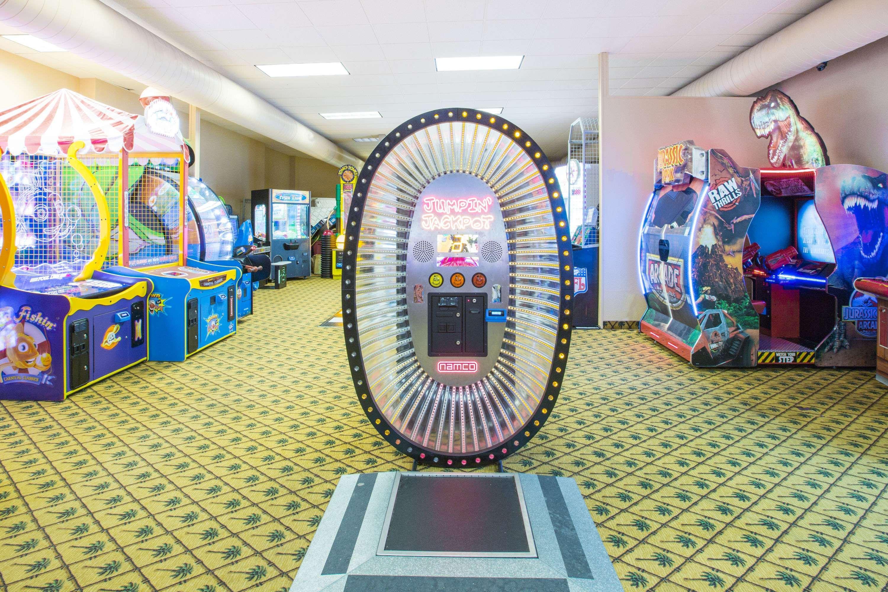 Ramada By Wyndham Des Moines Tropics Resort & Conference Ctr Urbandale Zewnętrze zdjęcie