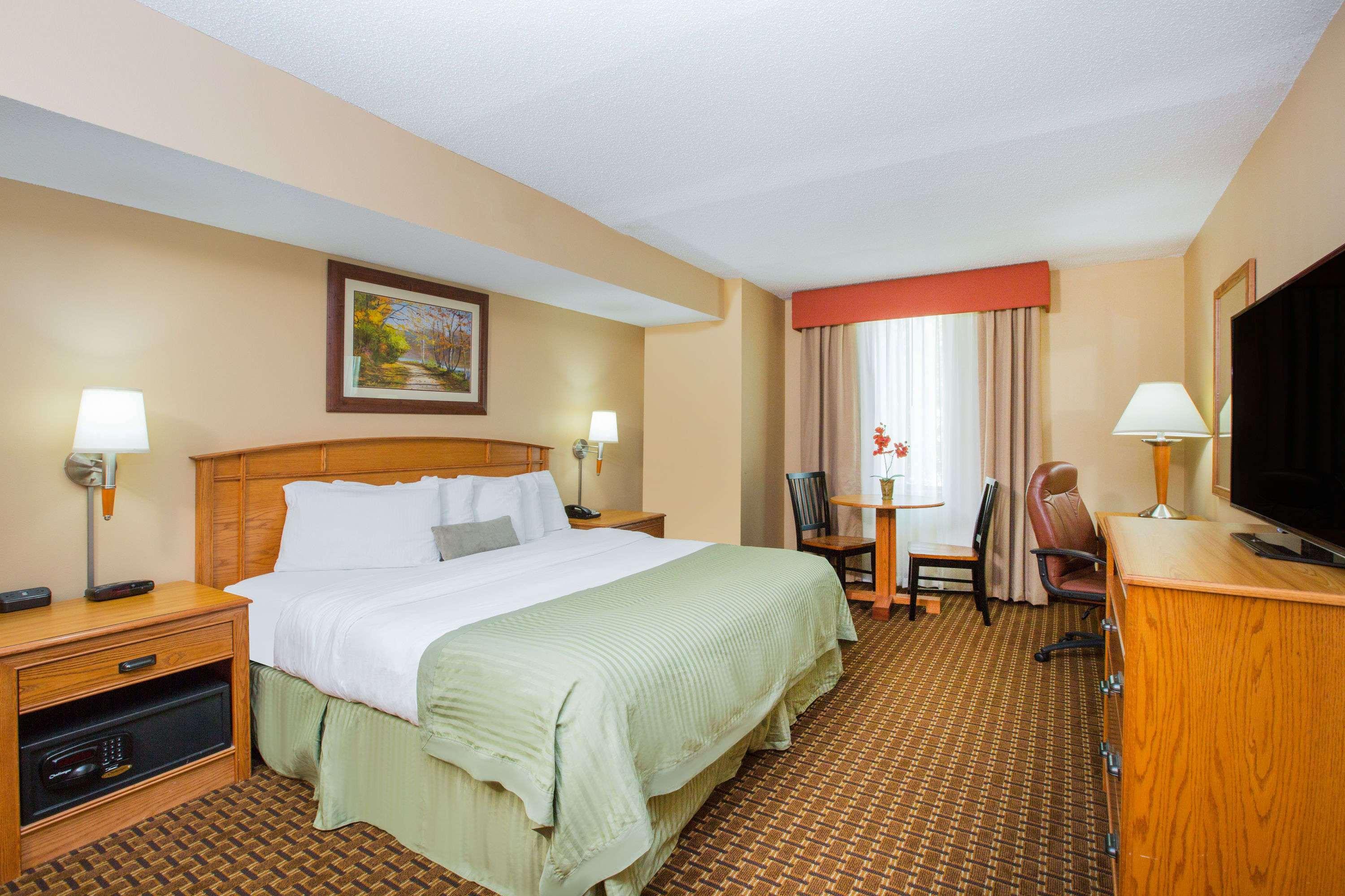Ramada By Wyndham Des Moines Tropics Resort & Conference Ctr Urbandale Zewnętrze zdjęcie